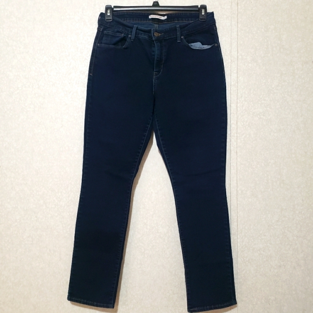 LEVI'S....Women's Dark Blue Jeans....SIZE:30